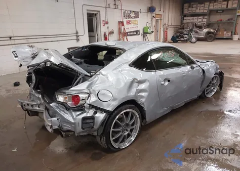 2015 Scion Fr-S z USA, uszkodzony, nr VIN JF1ZNAA13F8702500